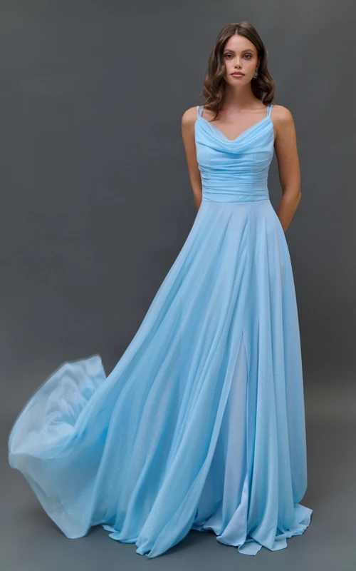 Chiffonkleid in Blau mit Spaghettiträgern und Wasserfallausschnitt, bodenlang