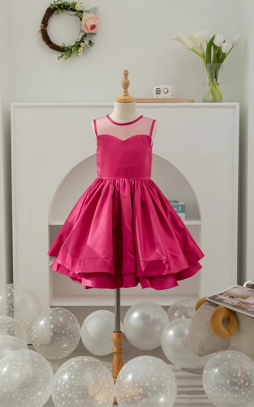 Vestido corto de satén fucsia con capas y corte en A para niña de las flores