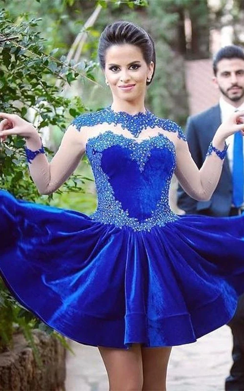Zartes, langärmeliges, königsblaues kurzes Homecoming-Kleid mit Applikationen