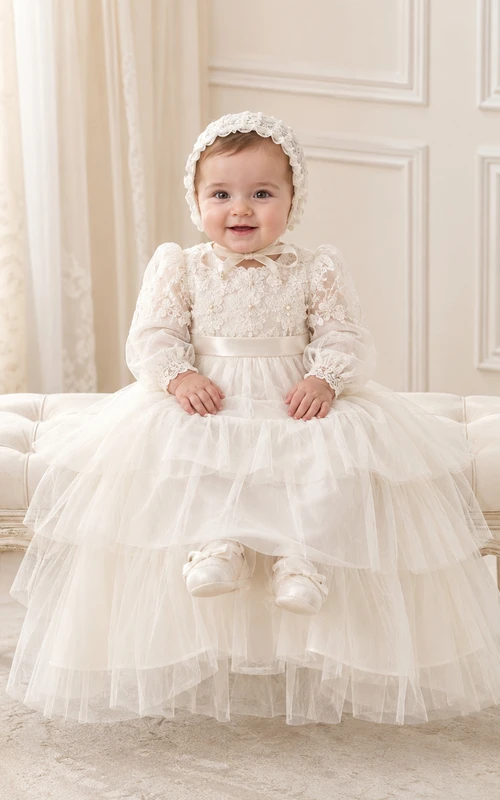 Robe de baptême pour bébé en tulle à volants, coupe trapèze, manches longues en dentelle, style romantique vintage, adorable robe à manches longues ornée de bijoux