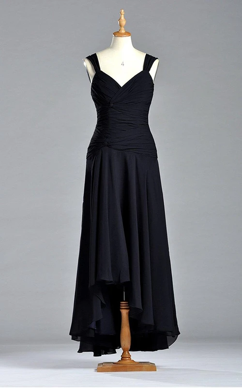 Vestido elegante de corte A con escote en V y largo midi.