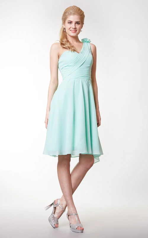 Robe en mousseline à fleurs asymétrique drapée sur le côté, longueur genou, à une épaule et drapée sur le côté