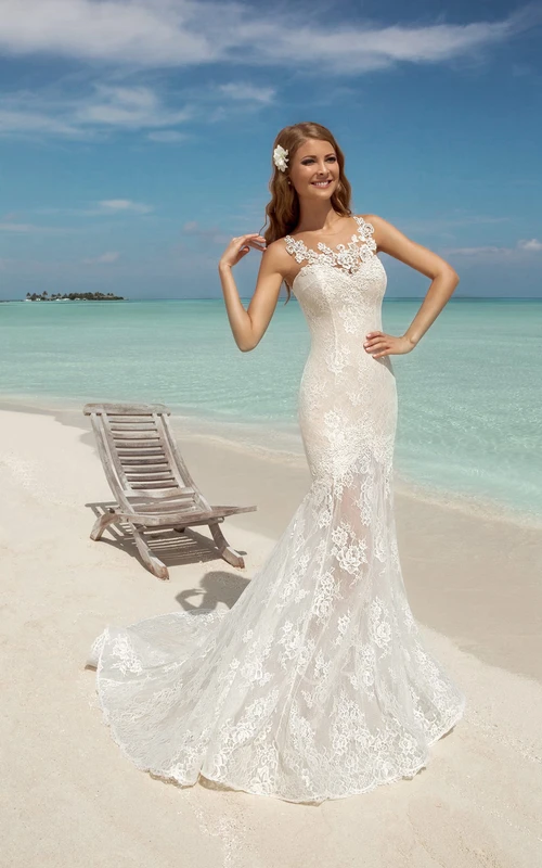 Robe sirène longue sans manches à décolleté cœur et lacets, ornée d'appliques en dentelle