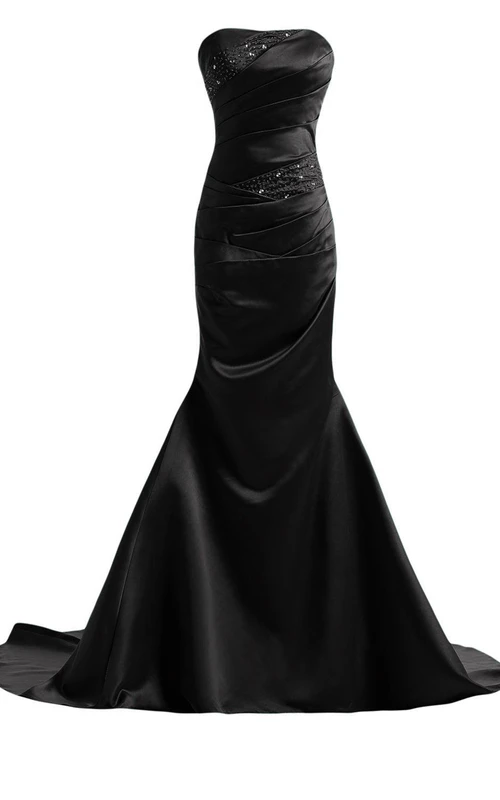Robe sirène bustier en satin ornée de perles et de fronces