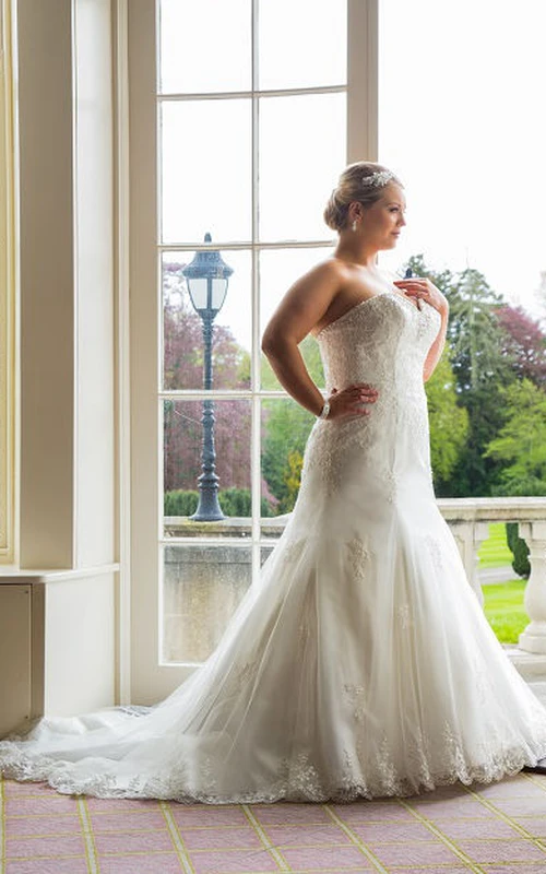 Robe de mariée trompette bustier cœur à lacets avec dentelle