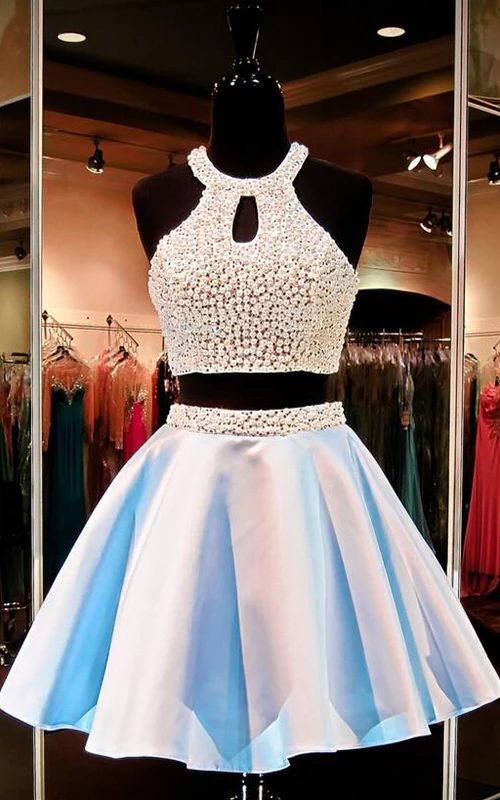 Sexy, ärmelloses, zweiteiliges, kurzes Homecoming-Kleid mit Neckholder und Perlenstickerei