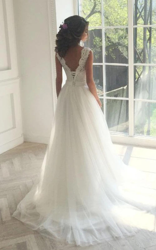 Robe de mariée blanche sans manches en dentelle, coupe trapèze, traîne