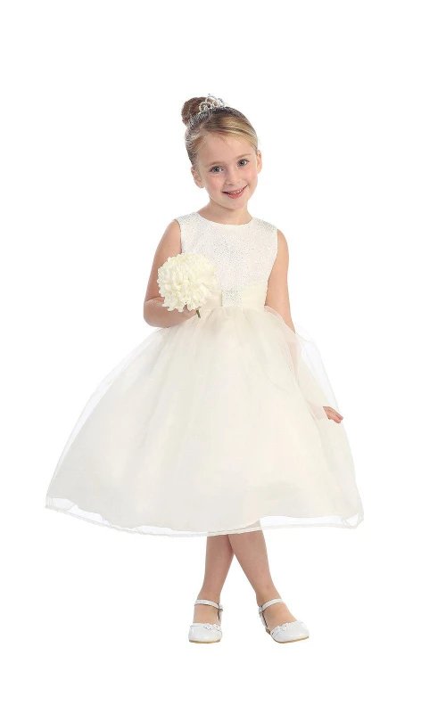 Robe mi-longue en organza, col montant, sans manches, coupe trapèze, ornée de sequins