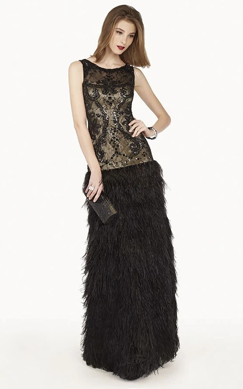 Vestido largo de fiesta con escote redondo, cintura baja, encaje, falda de plumas y cristales.