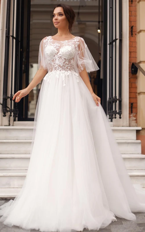 Elegantes Brautkleid im Bateau-A-Linien-Schnitt aus Tüll und Spitze mit Schleppe und Applikationen