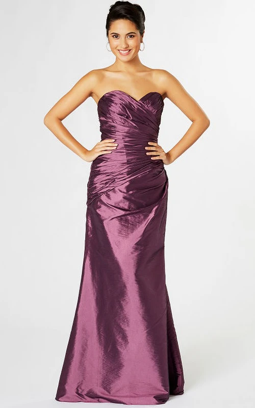 Robe de demoiselle d'honneur longue en taffetas croisé à décolleté cœur et laçage