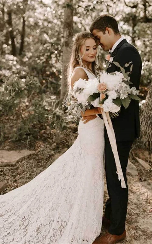 Robe de mariée décontractée fourreau sans manches en dentelle à col en V