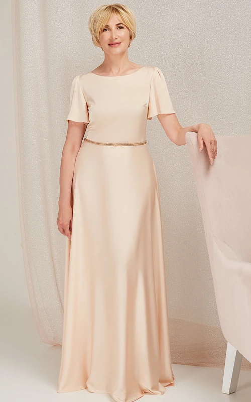 Schlichtes, bodenlanges A-Linien-Kleid aus Satin mit U-Boot-Ausschnitt und Perlenstickerei für die Mutter der Braut.