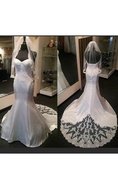 Robe trompette bustier cœur sans manches corset dos en dentelle taffetas