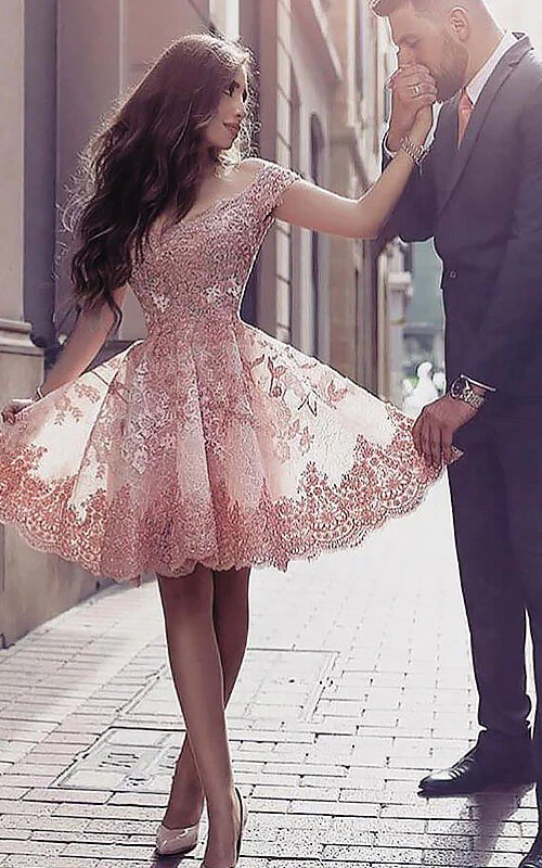Vestido de gala corto sin mangas con encaje y escote Bardot, corte en A, estilo minivestido de fiesta.