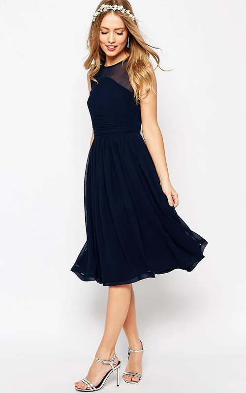 Ärmelloses, knielanges Brautjungfernkleid aus Chiffon in A-Linie mit Falten und Rundhalsausschnitt