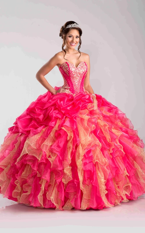 Robe de bal bustier en forme de cœur ornée de perles, de volants et de fronces