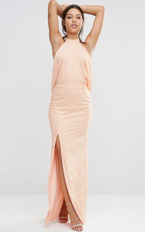 Ärmelloses, figurbetontes Chiffon-Brautjungfernkleid mit hohem Kragen, langem Schlitz vorne und langem Schnitt
