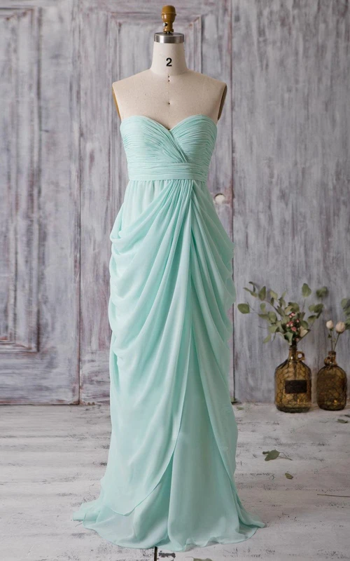Rückenfreies, herzförmiges, drapiertes A-Linien-Chiffonkleid mit Bandagen