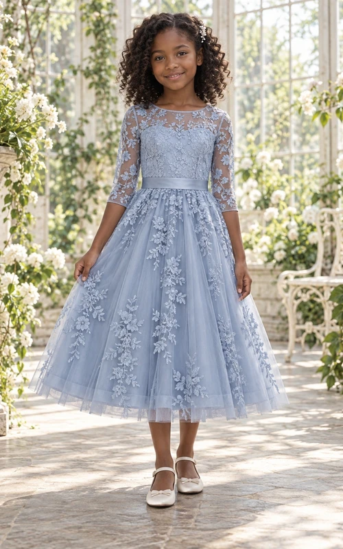 Vestido de niña de flores modesto, de corte A, azul con estampado floral, de tul, con mangas tres cuartos y apliques.