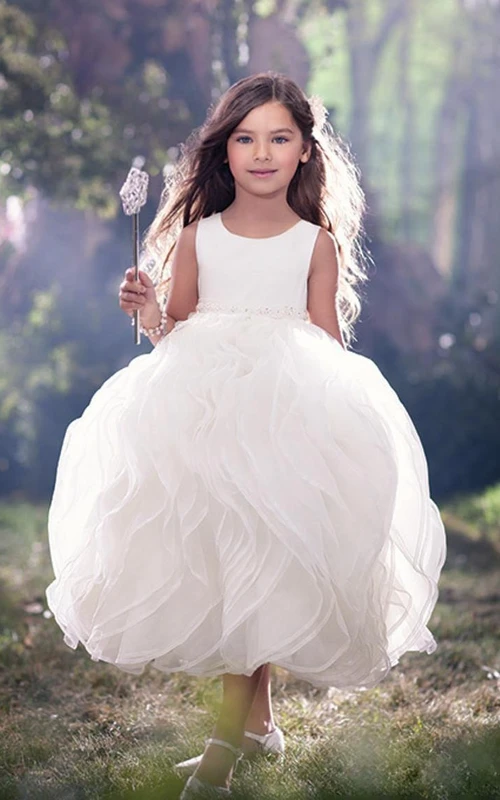 Vestido de gala de organza estilo imperio con escote redondo y volantes para niña de las flores.