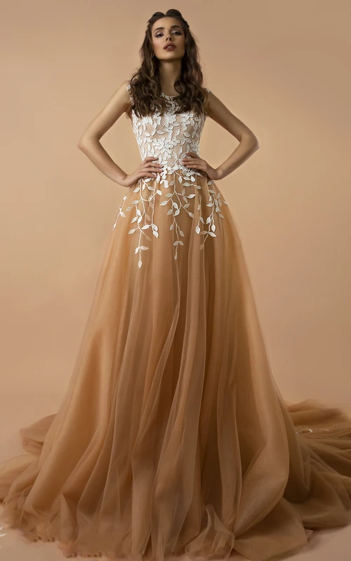 Elegante vestido de noche largo hasta el suelo con escote barco, corte en A, encaje y botones con apliques.