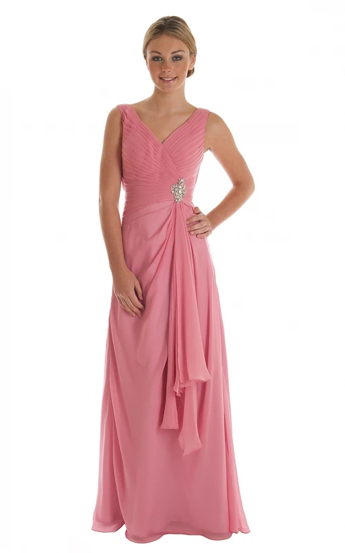 Vestido de dama de honor de gasa drapeada, largo hasta el suelo, sin mangas, con escote en V y sin mangas.