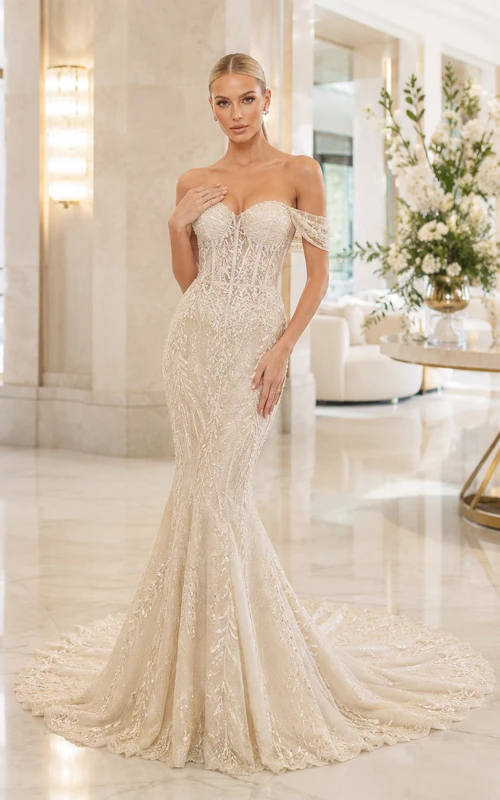 Robe de mariée sirène en dentelle florale à épaules dénudées et manches courtes