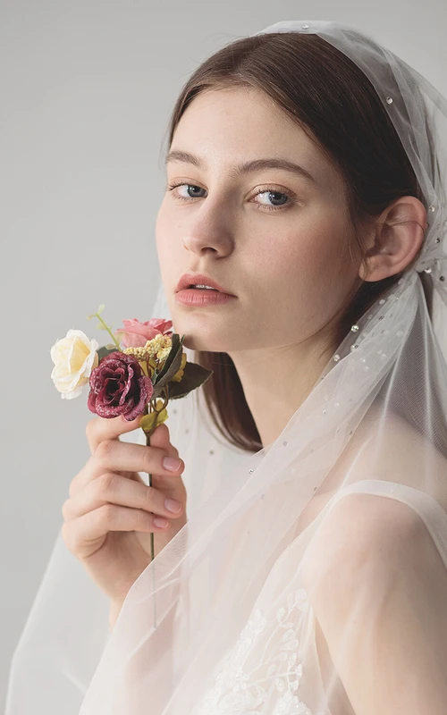 Voile de mariée blanc original et magnifique, jusqu'au bout des doigts