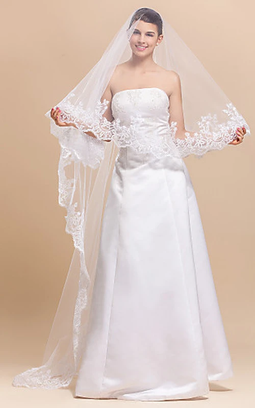 gracieuse voile de mariée en tulle à un seul niveau pour chapelle