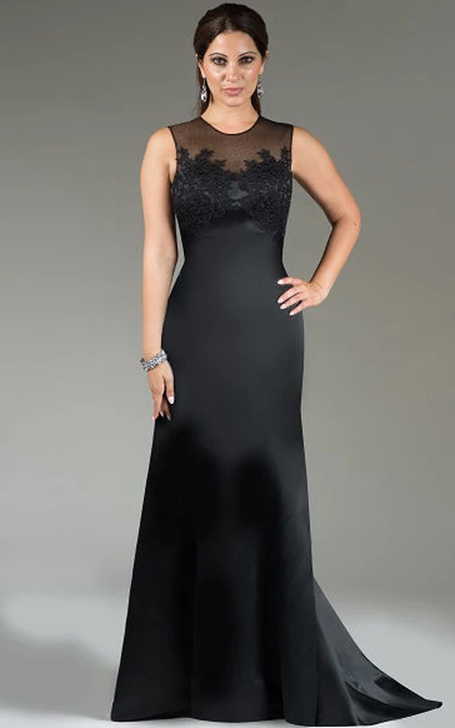 Vestido largo de satén sin mangas con escote redondo para la madre de la novia, con apliques y abertura en la espalda.