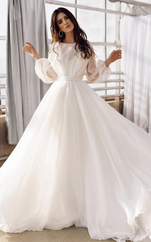 Bohemianisches Brautkleid im Bateau-Stil, A-Linie, bodenlang, mit Schleppe und langen Ärmeln