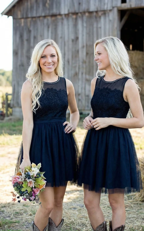 Kurzes Cocktailkleid aus Tüll und Spitze in A-Linie