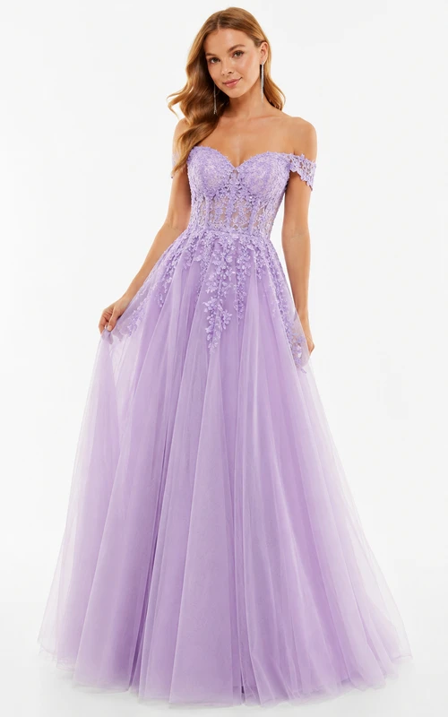Ballkleid, schulterfrei, kurzärmelig, aus Tüll mit Applikationen