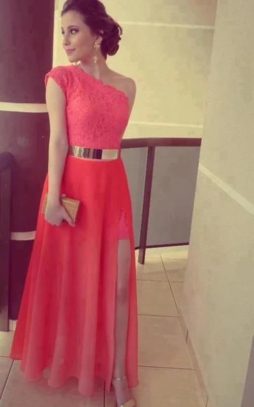 Vestido de fiesta moderno de gasa de un solo hombro con abertura frontal de encaje.