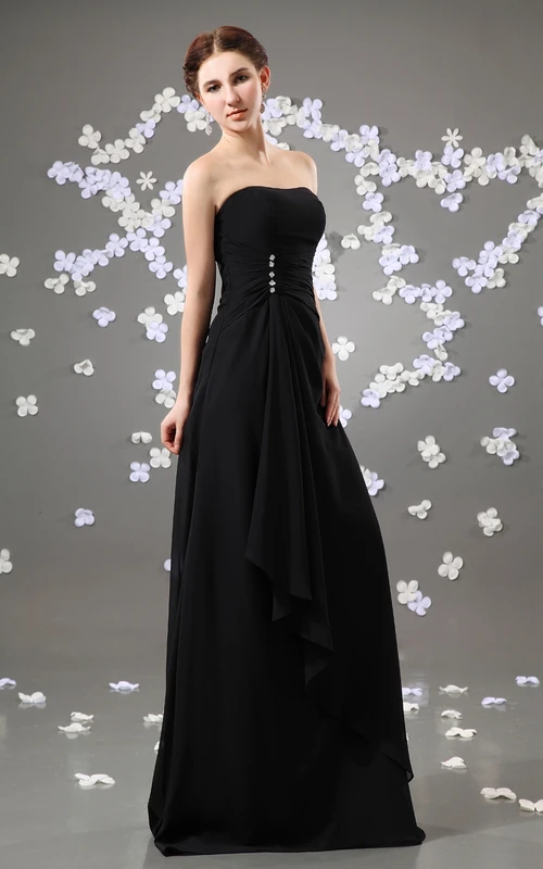 Vestido largo de gasa sin tirantes con fruncido