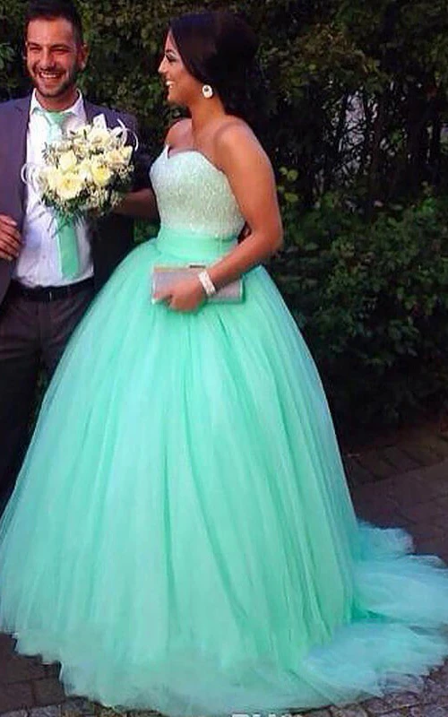 Ballkleid aus Tüll, Pailletten, herzförmigem Ausschnitt, ärmellos, mit Reißverschluss