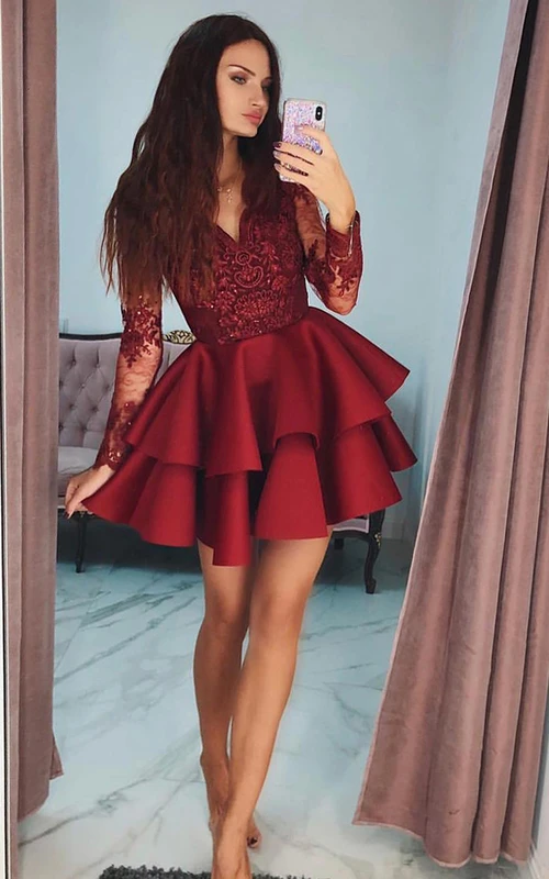 Homecoming-Kleid aus Satinspitze in A-Linie mit Illusionseffekt, langen Ärmeln, Rüschen und Stufen