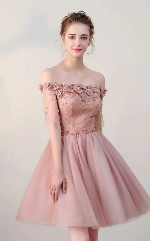 Vestido corto de fiesta de corte A con hombros descubiertos y espalda tipo corsé