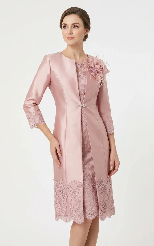 Robe de mariée en satin à manches 3/4 et longueur genou