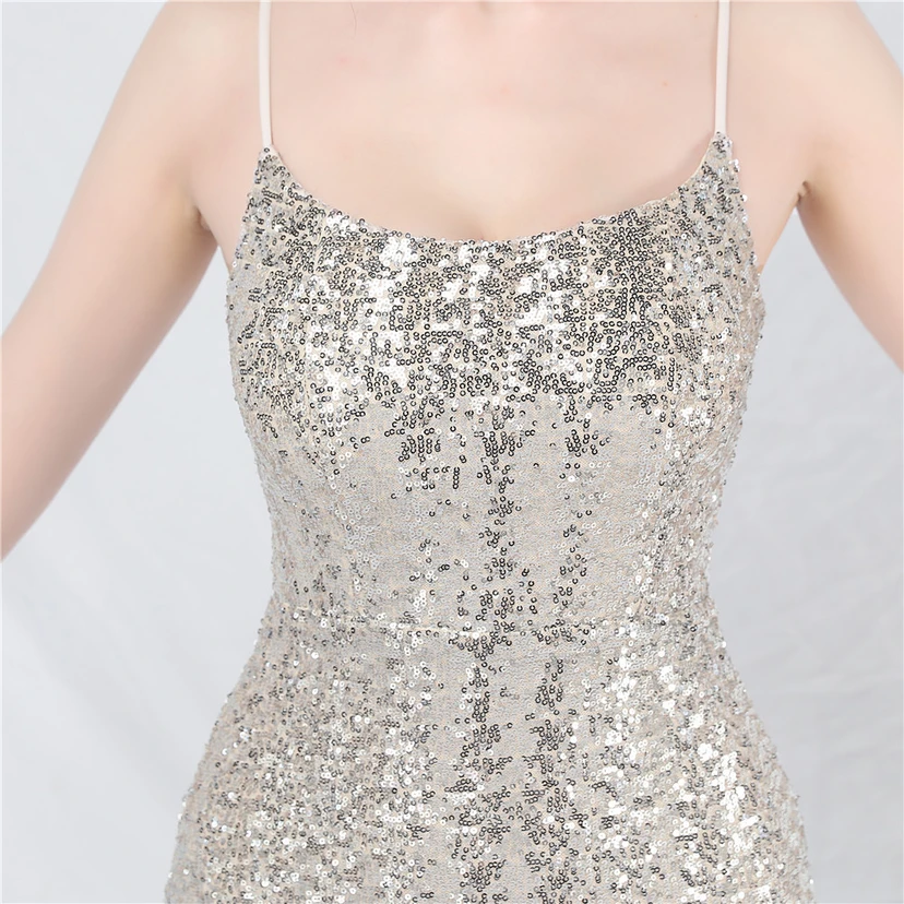 Hochwertiges, schillerndes Pailletten-Abendkleid mit Trägern view 40