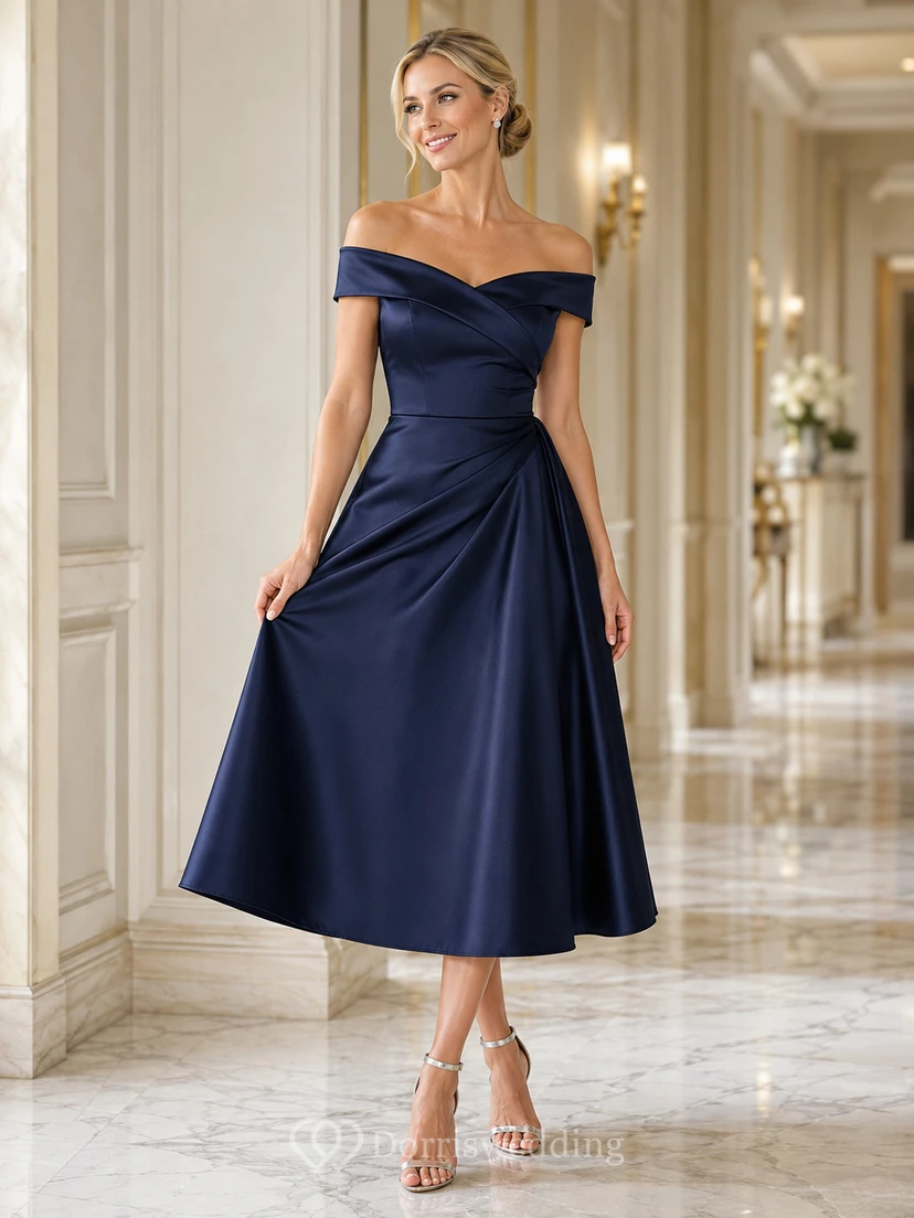 Vestido formal elegante de satén azul marino oscuro, largo hasta la rodilla, con hombros descubiertos y corte en A.