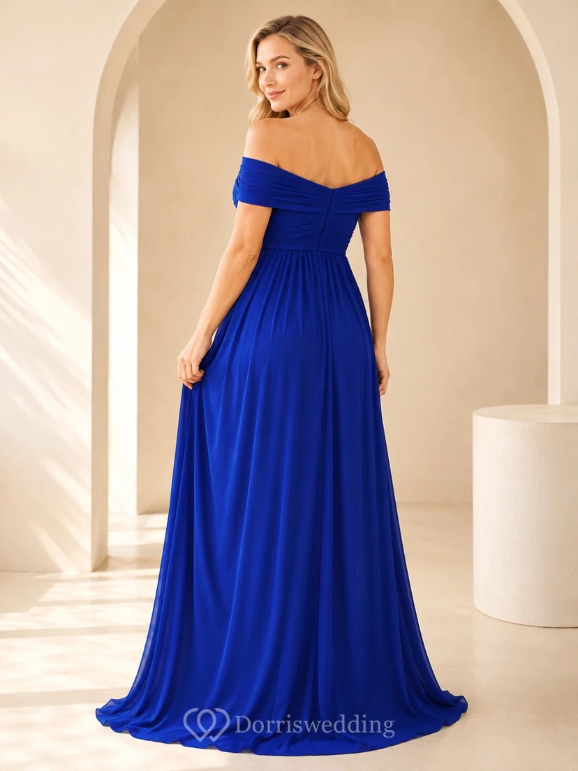 Robe de cérémonie de maternité bleu royal, épaules dénudées, décolleté cœur, en mousseline, longueur empire. view 2