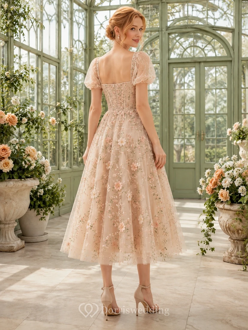 Champagnerfarbenes, romantisches Chiffonkleid in A-Linie mit eckigem Ausschnitt, Puffärmeln und Blumenmuster in Teelänge view 2