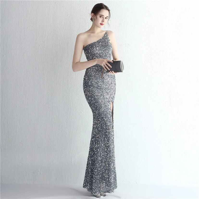 Handgefertigter Paillettenrock mit One-Shoulder-Schnitt, elegant für festliche Anlässe und Galas, mit Schlitz und Meerjungfrauenschnitt. view 67