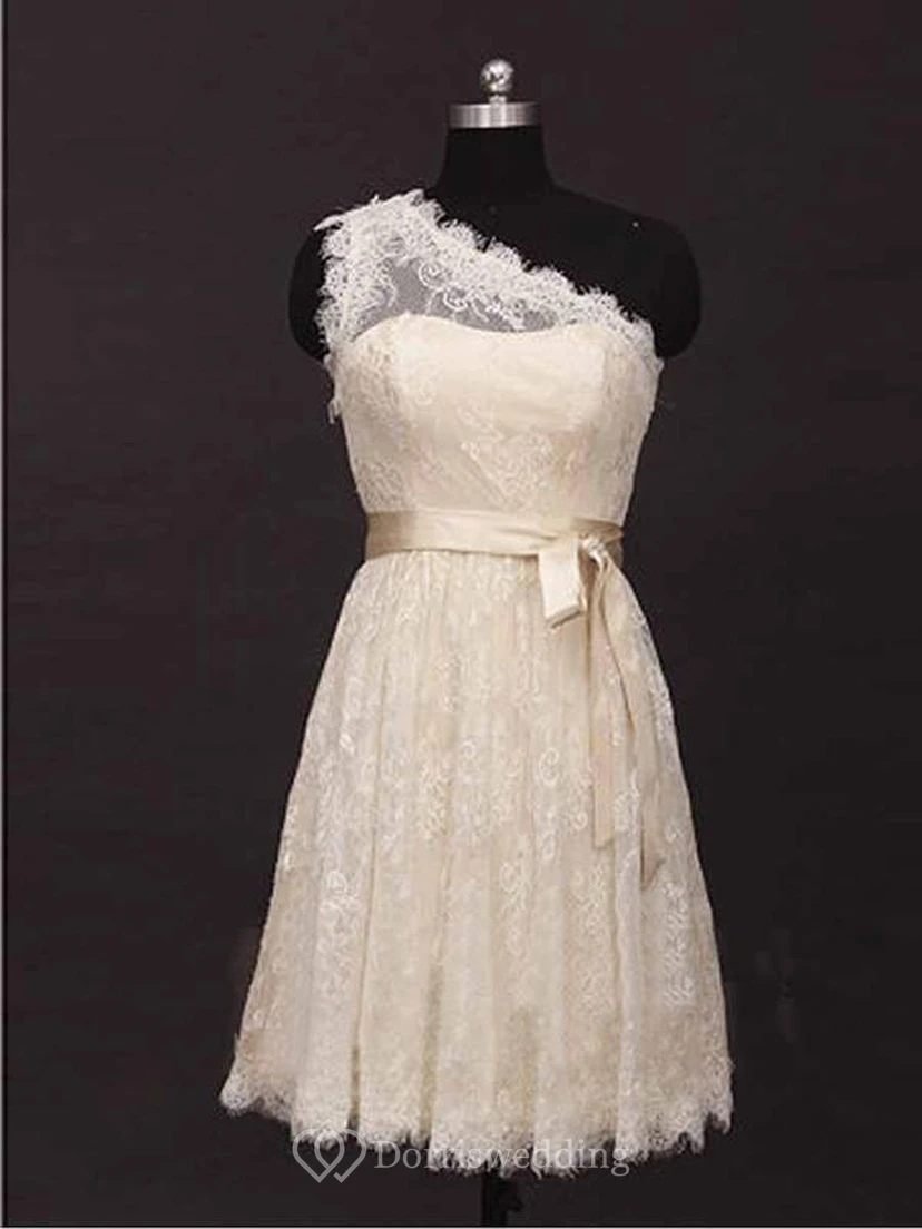 Robes courtes en dentelle à une épaule et sans manches, coupe trapèze