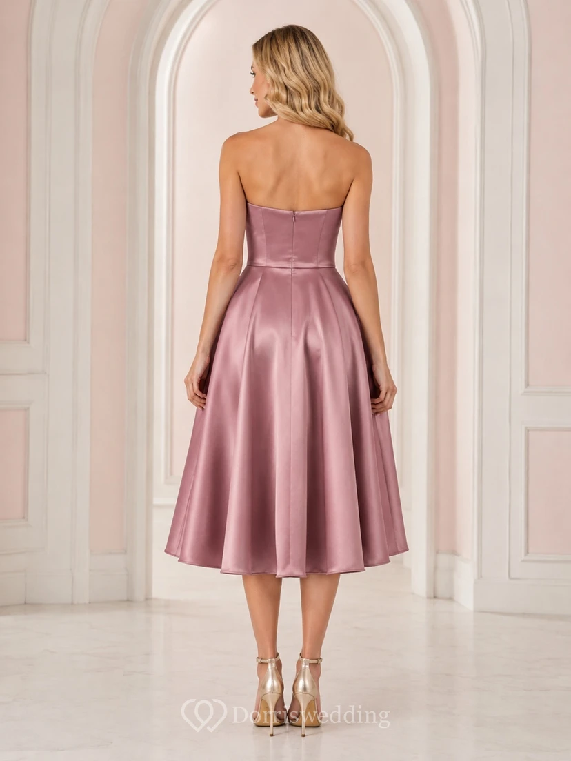 Vintage-Mauve-farbenes, trägerloses A-Linien-Cocktailkleid aus Satin in Teelänge view 2