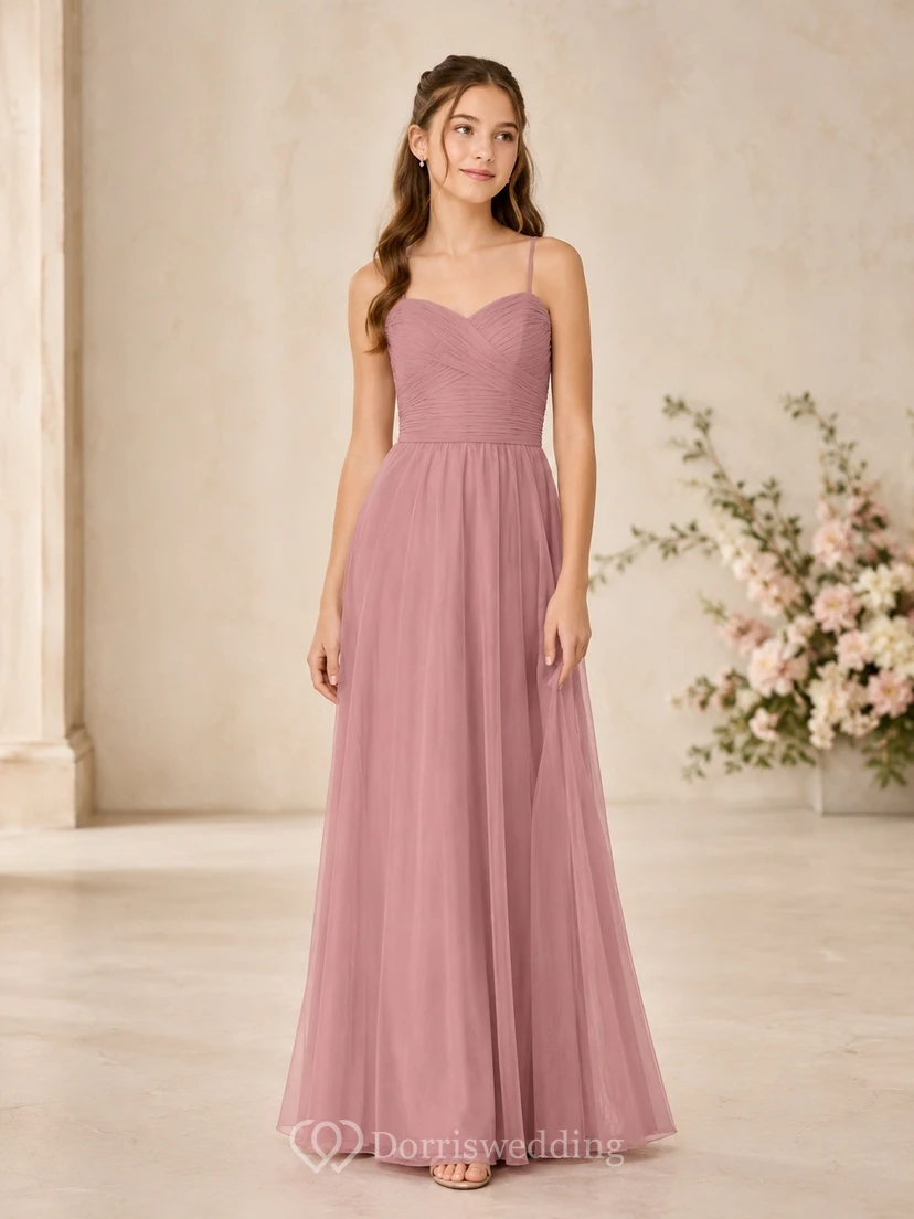 Vestido de dama de honor juvenil color rosa empolvado, corte en A, sin mangas, de malla elegante.