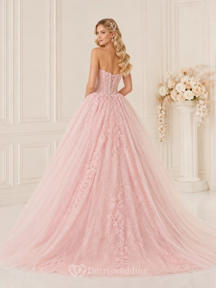 Vestido de princesa de quinceañera sin tirantes, de lujo, color rosa rubor, con sobrefalda de tul desmontable y brillo. view 2