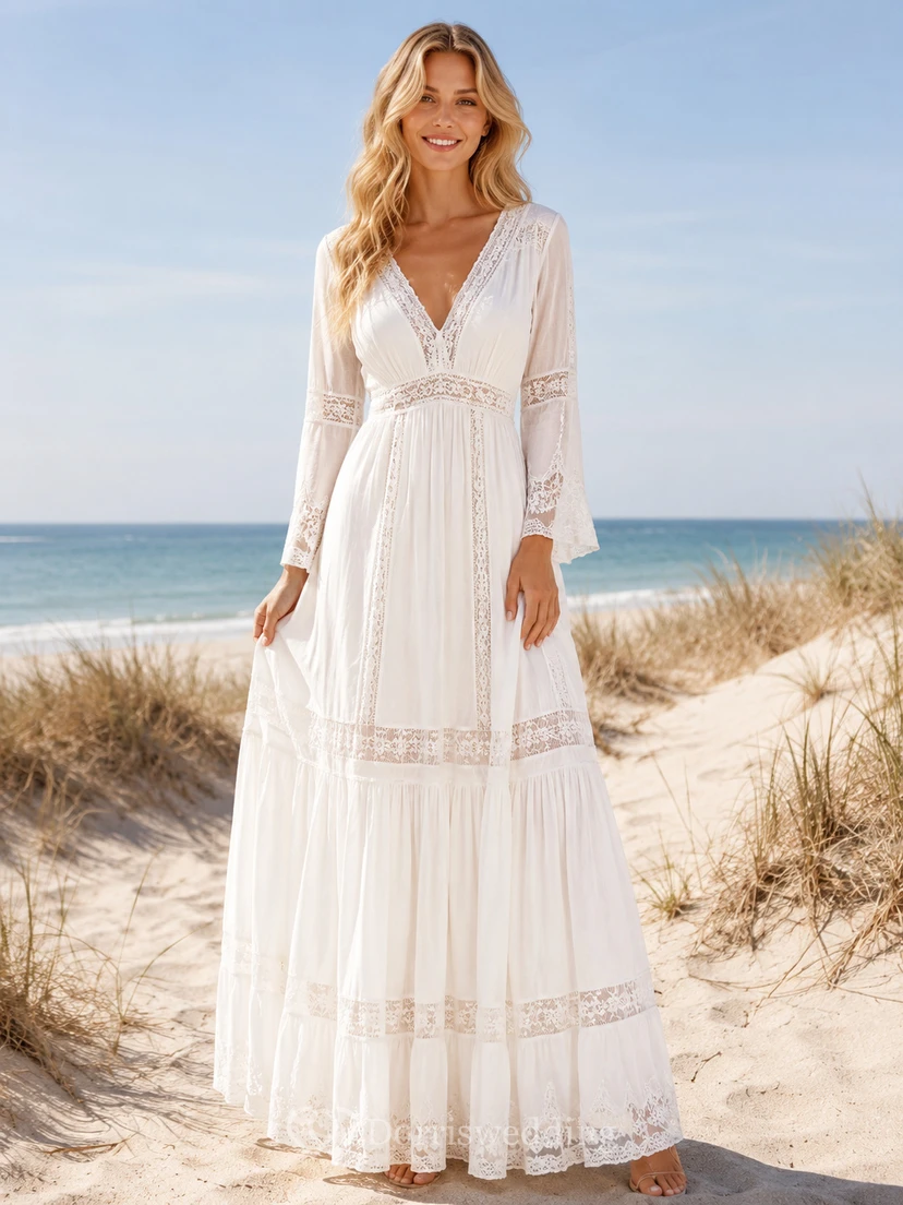 Robe de mariée bohème en mousseline de soie et dentelle, col V et manches poétiques, longueur plage